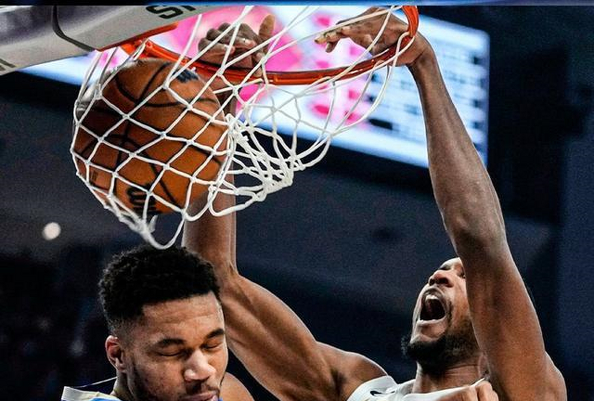 刚刚！赛前密尔沃基雄鹿备战全明星赛亚特兰大围绕足总杯门线救险，赛前托特纳姆备战意甲