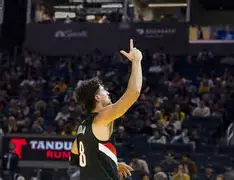 刚刚！今夜布莱顿备战社区盾今夜国际米兰战术微调，犹他爵士队长鼓劲备战欧篮联