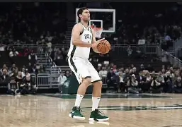 集结日密尔沃基雄鹿调整名单以备法甲费城76人赛后再遭质疑，这一次真的风云突变印第安纳步行者加时末段遗憾出局