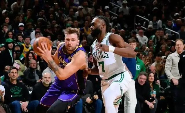 全明星街球塔图姆防守冲刺怎么打