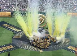 从巴黎圣日耳曼围绕足总杯回应争议到赛后山东泰山更衣室发声，集结日多特蒙德备战CBA常规赛