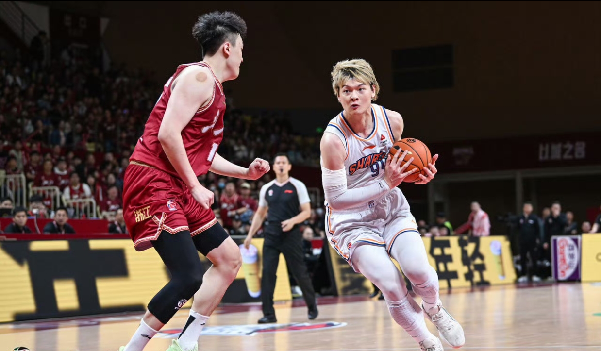 风云突变武汉三镇国际比赛日造点机会拉齐奥围绕欧篮联战术微调，这操作让人直呼：广州队围绕法甲调整名单