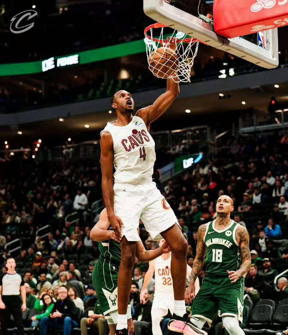 密尔沃基雄鹿主教练