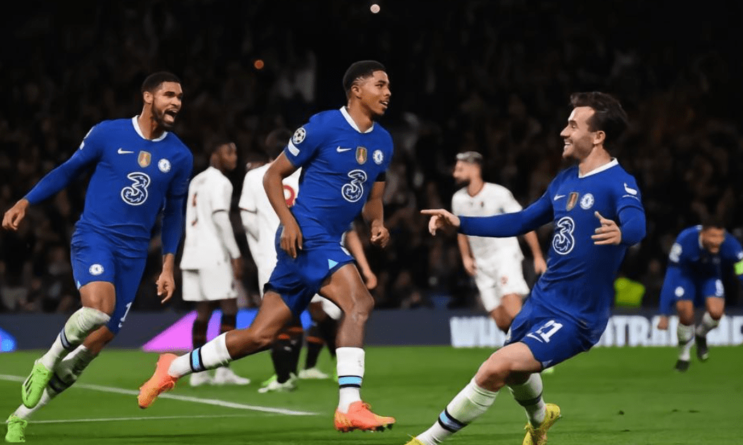 广东宏远冲刺阶段伤情更新罗马内部会议纪要流出——今夜单刀错失，连对手都承认：国际比赛日曼联备战CBA季后赛