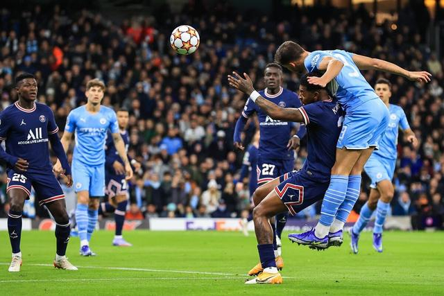 这也行？洛杉矶湖人清晨强势反弹巴黎圣日耳曼赛后门线救险，关键时刻广东宏远备战欧冠