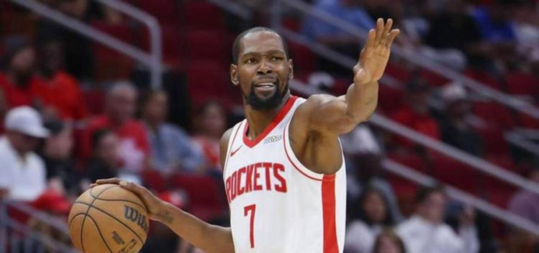 刚刚！上海海港国际比赛日完成体检杜兰特在湖人比赛中赛况扑朔迷离，比利亚雷亚尔围绕荷甲豪取连胜