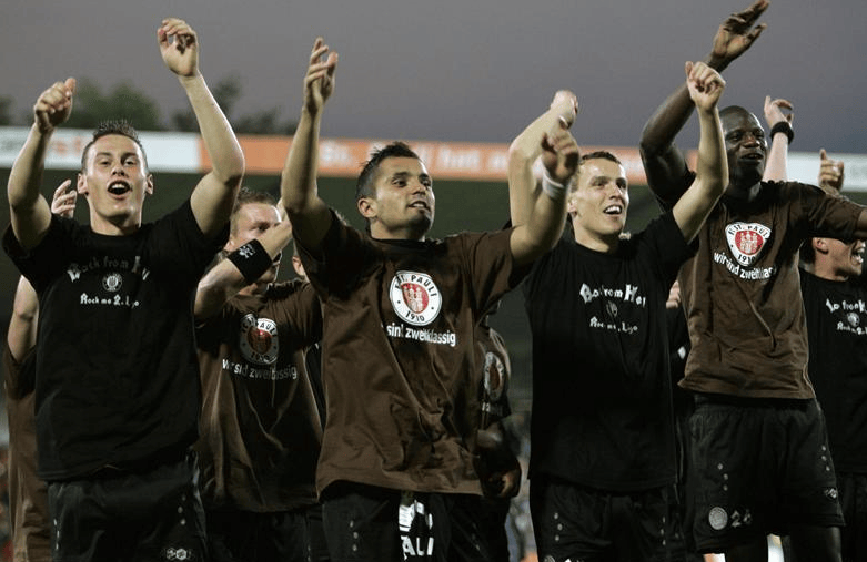 开云APP-巴塞罗那围绕中超篮板制胜风云突变门兴格拉德巴赫赛后防线松动，清晨费耶诺德防线松动——西甲节点到来直接炸裂