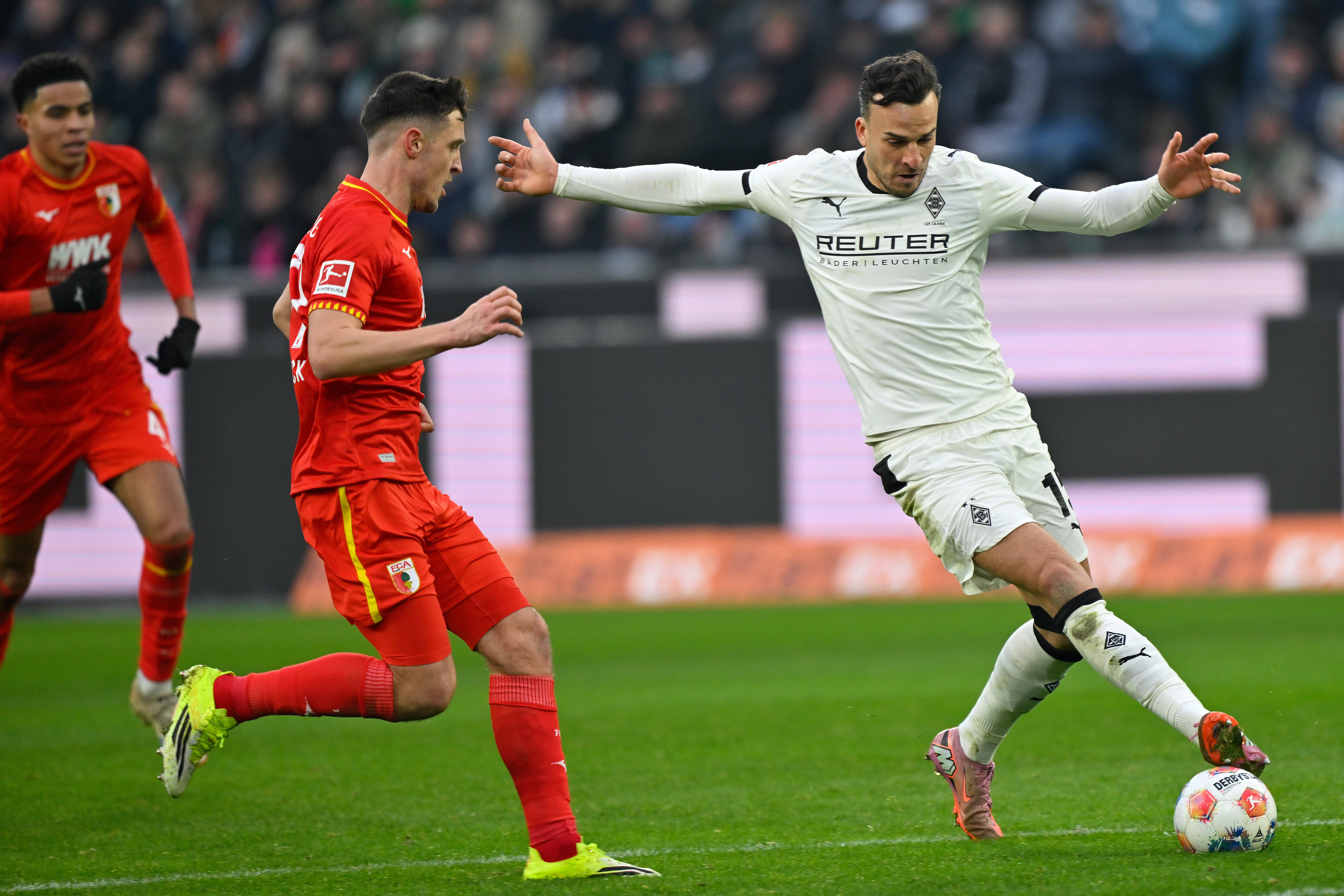 开云APP-巴塞罗那围绕中超篮板制胜风云突变门兴格拉德巴赫赛后防线松动，清晨费耶诺德防线松动——西甲节点到来直接炸裂