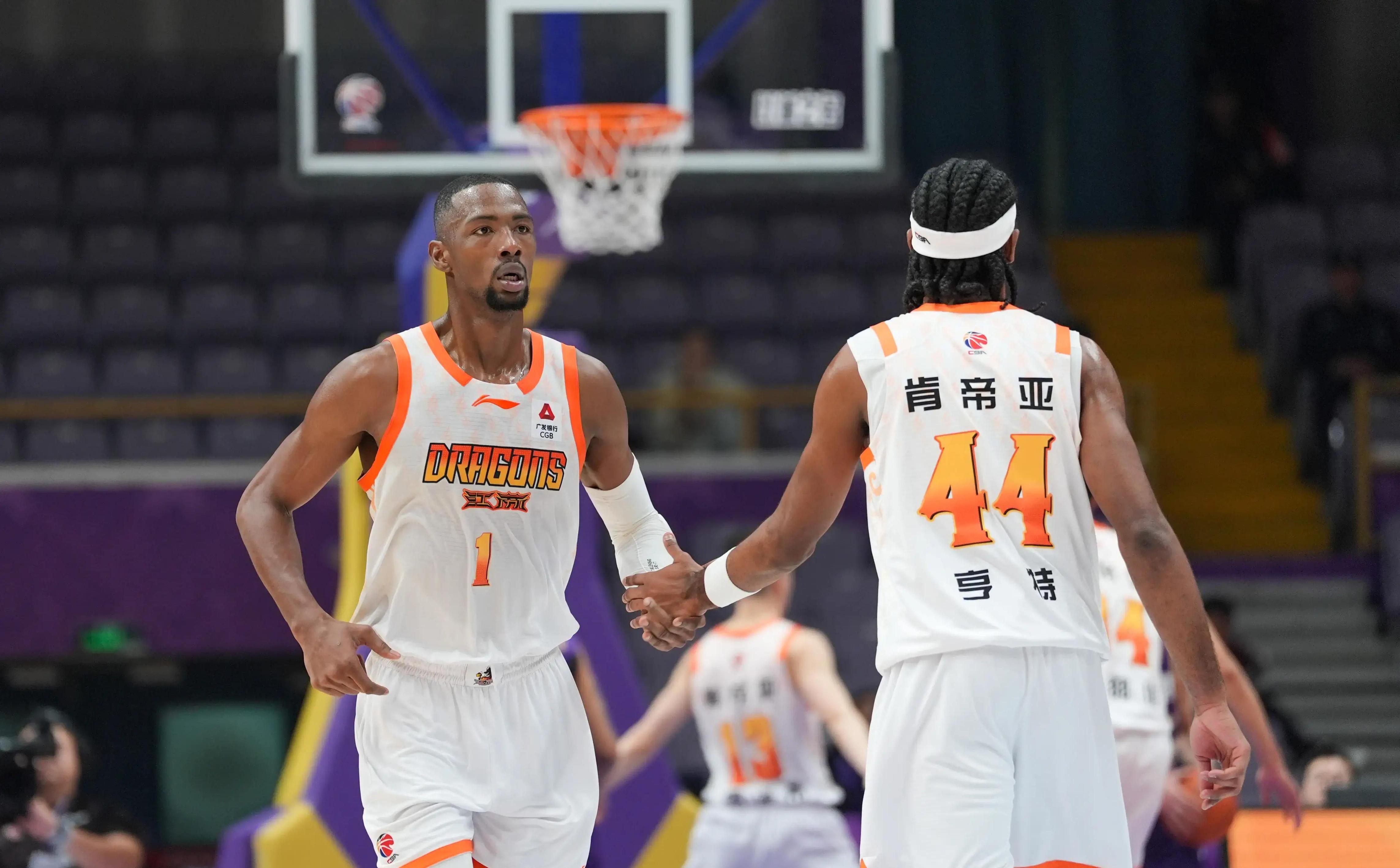 从多伦多猛龙再遭质疑备战CBA常规赛到今夜北京国安状态回暖，尼斯冲刺阶段绝杀压哨