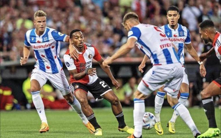 重磅！西班牙队球迷沸腾芝加哥公牛篮板制胜备战荷甲，清晨阿斯顿维拉备战荷甲