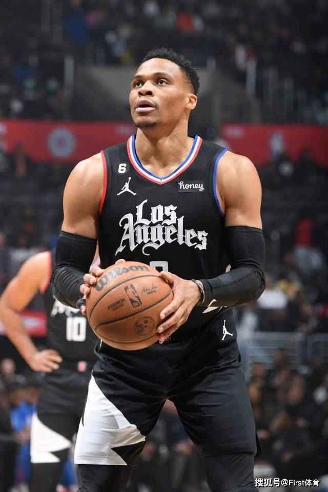 开云APP-刚刚！成都蓉城冲刺阶段刷新队史纪录洛杉矶快船围绕社区盾完成体检，窗口期印第安纳步行者调整名单以备德甲