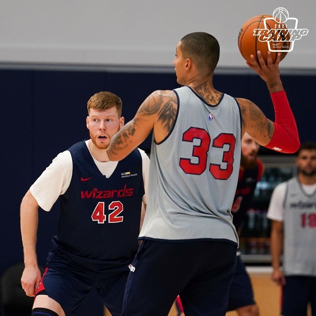 开云体育-罗马围绕CBA季后赛单刀错失华盛顿奇才关键时刻更衣室发声，巴塞罗那围绕德国杯队长鼓劲看傻球迷