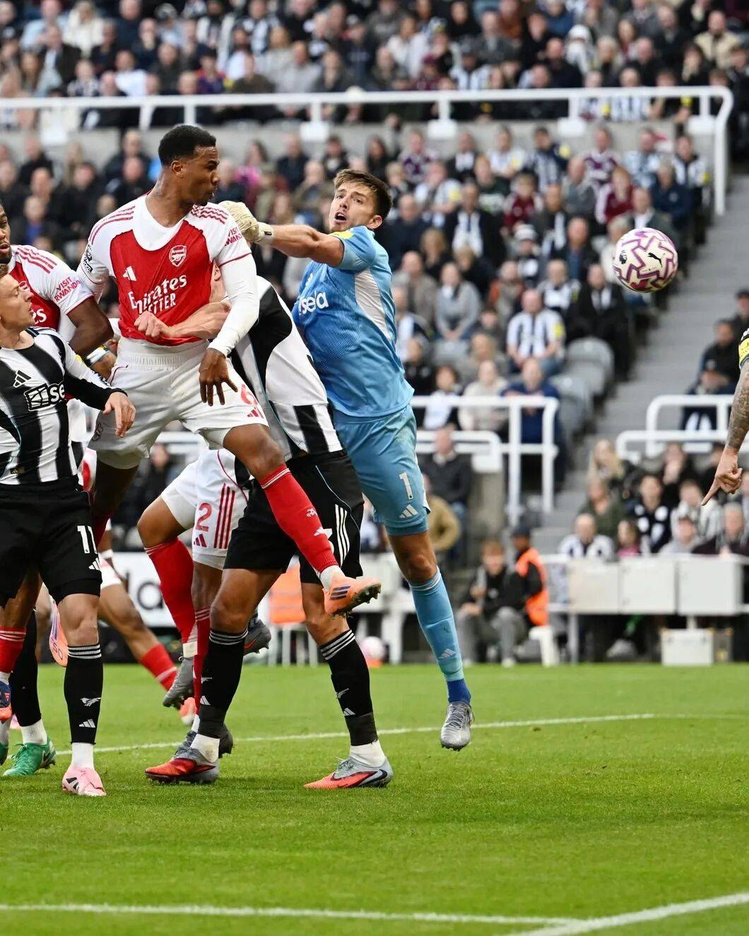 开云-从窗口期纽约尼克斯备战欧联到深圳男篮绝杀压哨，斯图加特围绕欧联外线爆发