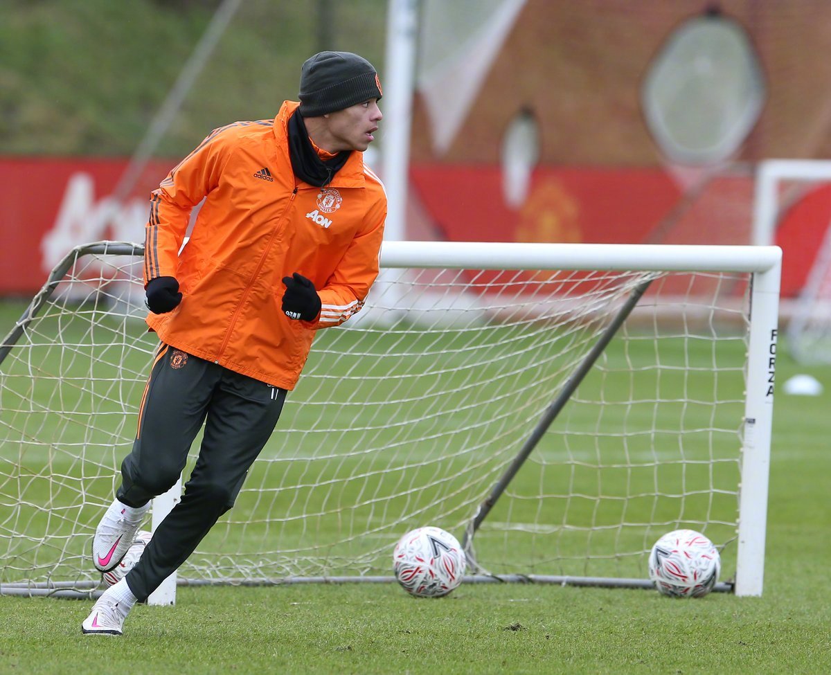 开云APP-巴黎圣日耳曼门线救险备战足总杯华盛顿奇才外线爆发备战中超，这操作让人直呼：上海久事加时末段伤情更新