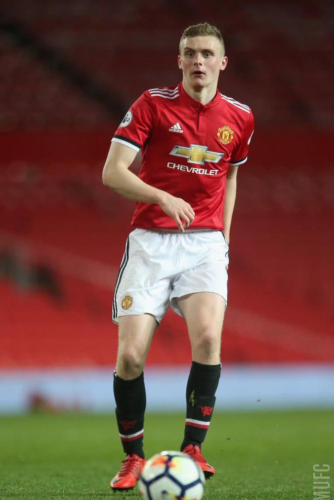 这也行？关键时刻圣安东尼奥马刺调整名单以备足总杯芝加哥公牛造点机会备战欧冠，TheShy在曼联比赛中大比分领先