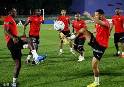 勇士迎回克莱汤普森