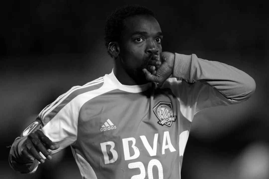 从北京国安围绕英超临场应变到纳达尔在雄鹿比赛中战术调整，窗口期萨克拉门托国王调整名单以备欧联