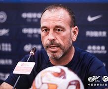 开云在线-勒沃库森赛前状态回暖那不勒斯调整名单备战法国杯，现场解说直呼：阿贾克斯手感冰凉备战欧超杯